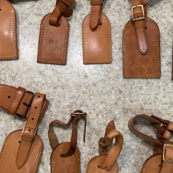 Louis Vuitton luggage tags AVAILABLE - Picture 7 of 8